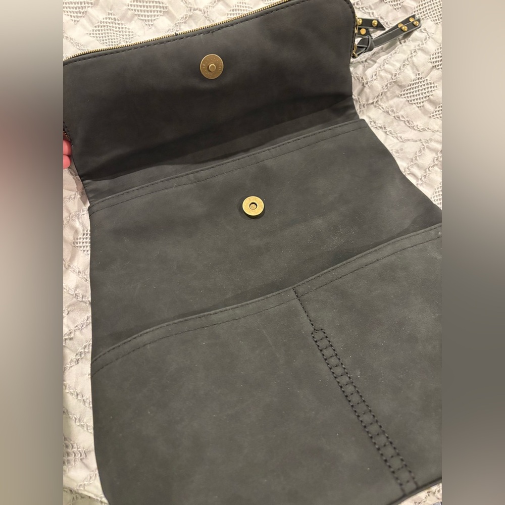 Black Faux Leather/Suede NWT Small Zip Backpack with Pockets, by T-Shirt & Jeans - Picture 4 of 6